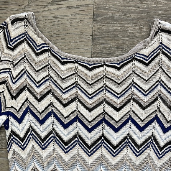 WHBM Blue Metallic Chevron Open Back Delicate Lightweight Open Knit Sweater-XS - Picture 4 of 11